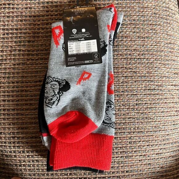 Official IT Pennywise the Clown crew Socks Adult Horror Movie 8-12 NEW! Set of 2 - Picture 3 of 5